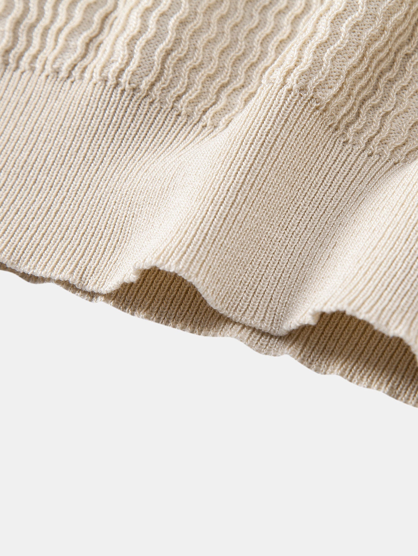 Rönnmark™ | Jacquardstickad pikétröja med V-ringning & smal passform avsmalnande byxor