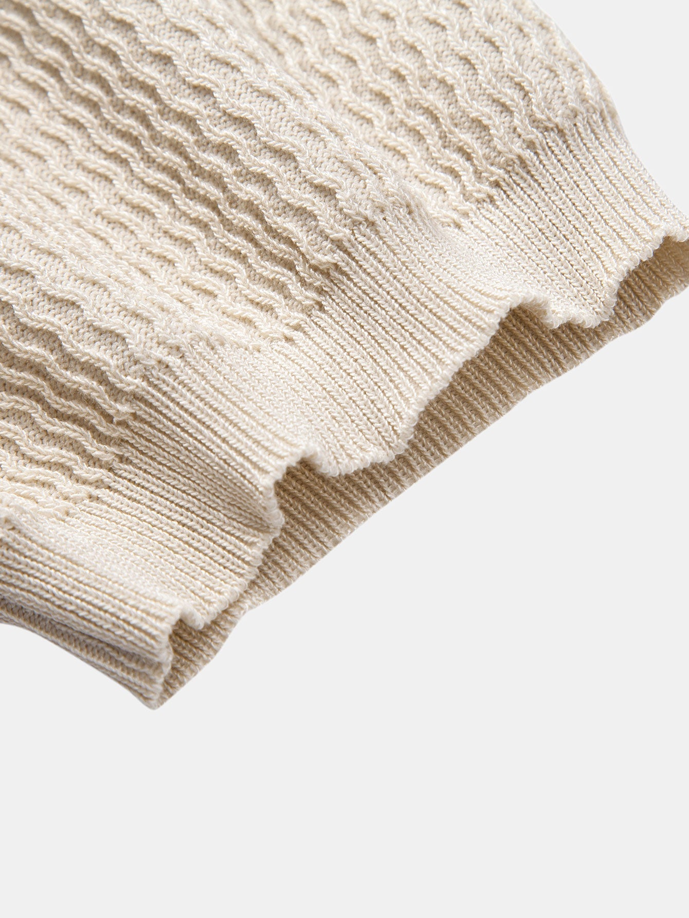 Rönnmark™ | Jacquardstickad pikétröja med V-ringning & smal passform avsmalnande byxor