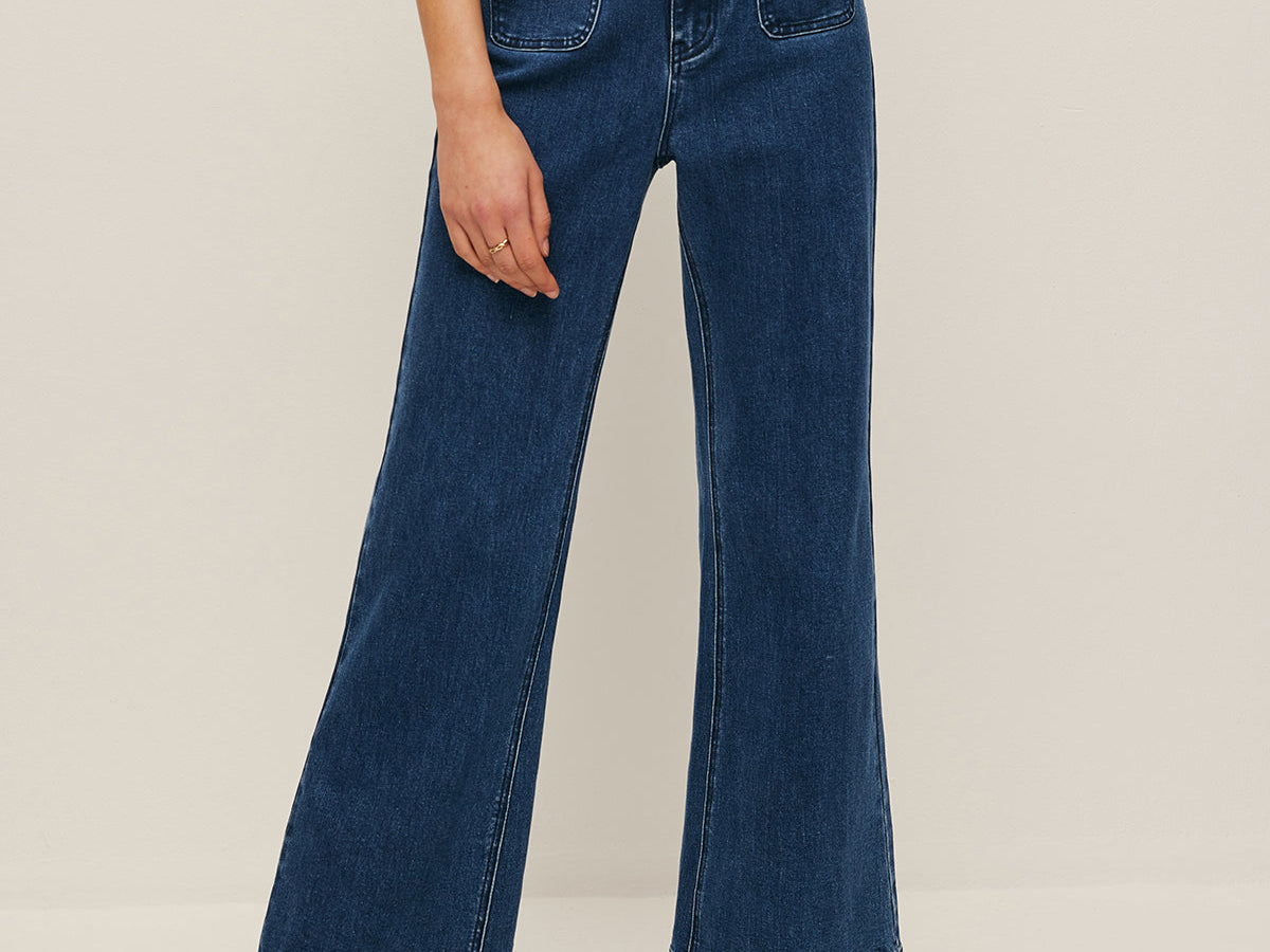 Høyt liv med lommedetaljer og vide benjeans – Denim 2