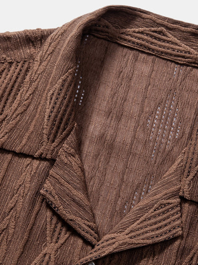 Sten™ | Kubansk skjorta i geometriskt jacquardmönster med håldetaljer & raka byxor med rynkad textur